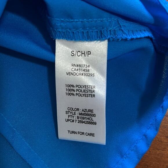 Miley Cyrus & Max Azria Blue Ruffle Blouse with Exposed Back Zipper - Picture 7 of 8